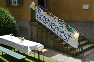 Sommerfest Walmdachhaus